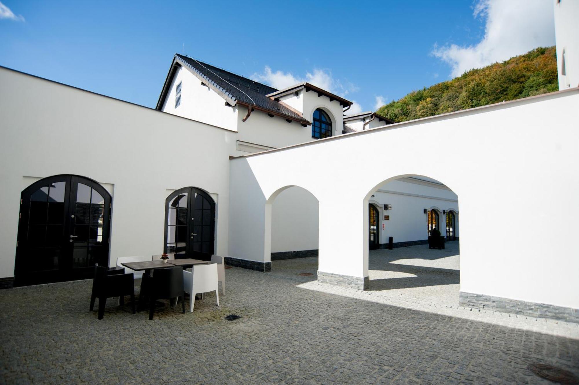 Hotel Palac Jugowice Wałbrzych Εξωτερικό φωτογραφία
